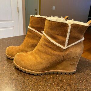 UGG WEDGE MARTE BOOTIES